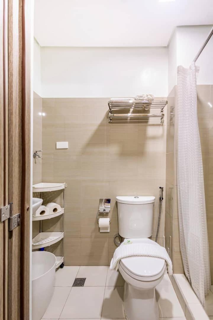 Shore 2 Residences 1Br Deluxe Room In Moa Complex مانيلا المظهر الخارجي الصورة